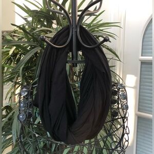 🧣Black Infinity Scarf.